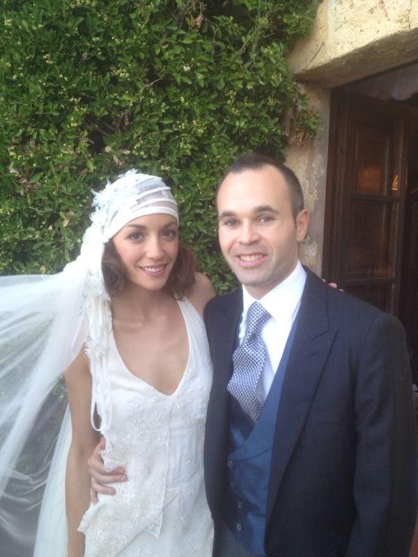 Andres Iniesta couple