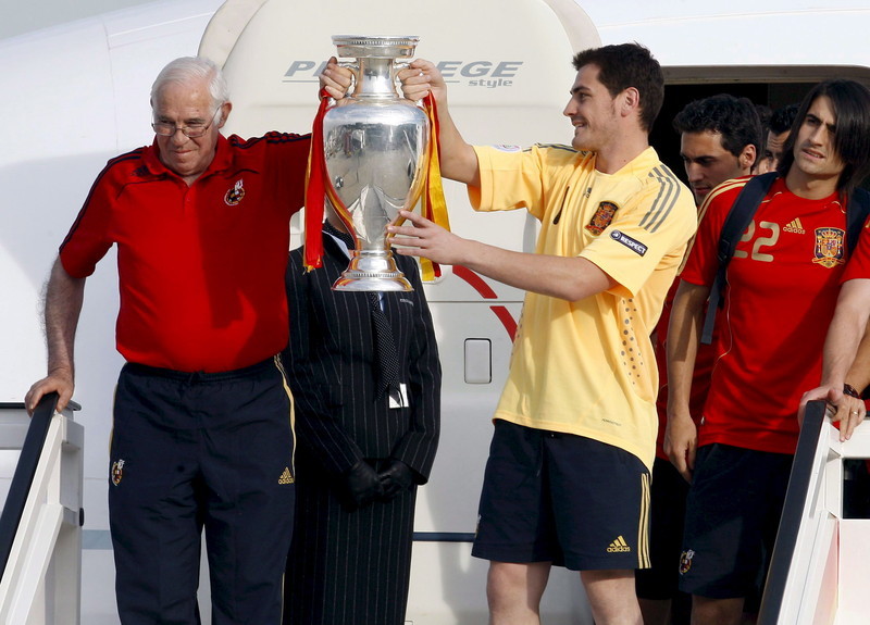 Spanish national soccer team returns home