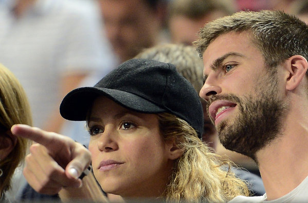 Gerard-Pique-y-Shakira-observa_54415825576_54115221154_600_396