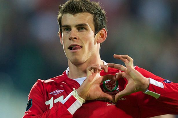 gareth-bale-celebrates-goal-against-bulgaria-476265393