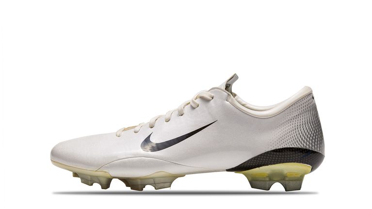 2007_mercurial_vapor_3_white_black_metalcic_silver_63724.vadapt.767.high.0
