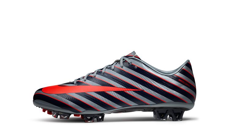 2011_mercurial_superly_iii_cr_metalic_blue_solar_red_dark_obsidian_63708.vadapt.767.high.0