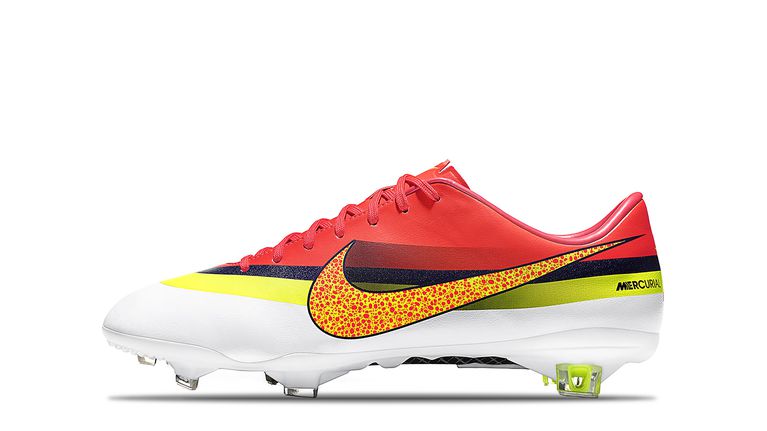 2013_mercurial_vapor_ix_cr7_white_volt_total_crimson_63718.vadapt.767.high.0