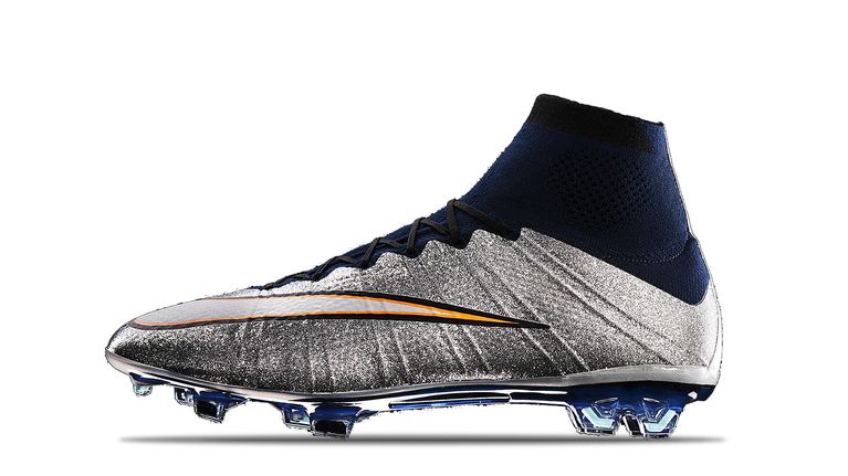 2015_cr7_silverware_metalic_silver_white_hyper_turguoise_63715.vadapt.767.high.0