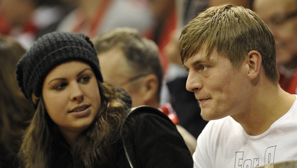 Bildnummer: 12818933 Datum: 16.02.2013 Copyright: imago/Buthmann Toni Kroos und Freundin Jessica Farber, Fussballer, FC Bayern als Zuschauer, FC Bayern Basketball vs. s.Oliver Baskets FC Bayern München, Basketball, Beko Basketball Bundesliga, Beko BBL, Saison 2012 2013 Ballsport Basketball Bundesliga Beko BBL; Basketball Ger 1. BL BBL 2012 FC Bayern München sOliver s Oliver Würzburg xdp x0x 2013 quer FC Bayern München Basketball Beko Basketball Bundesliga Beko BBL Saison 2012 2013 Partnerin, Frau, Freundin, Lebensgefährtin Image number 12818933 date 16 02 2013 Copyright imago Buthmann Toni Kroos and Girlfriend Jessica Farber Footballers FC Bavaria as Spectators FC Bavaria Basketball vs s Oliver Baskets FC Bavaria Munich Basketball Beko Basketball Bundesliga Beko BBL Season 2012 2013 Ball sports Basketball Bundesliga Beko BBL Basketball ger 1 BL BBL 2012 FC Bavaria Munich sOliver s Oliver Wuerzburg x0x 2013 horizontal FC Bavaria Munich Basketball Beko Basketball Bundesliga Beko BBL Season 2012 2013 Partner Woman Girlfriend Life companion